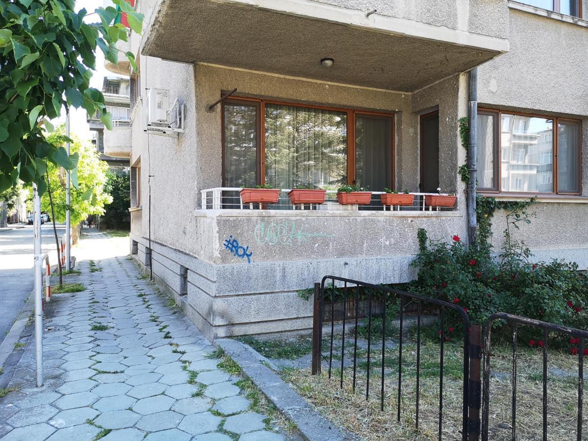 Central Varna Apartment - Lets4Holiday Экстерьер фото