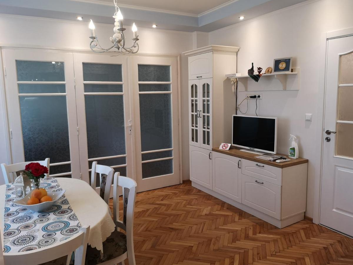 Central Varna Apartment - Lets4Holiday Экстерьер фото