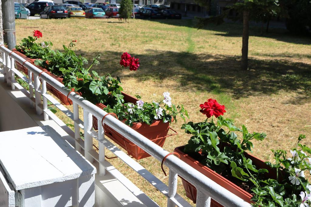 Central Varna Apartment - Lets4Holiday Экстерьер фото