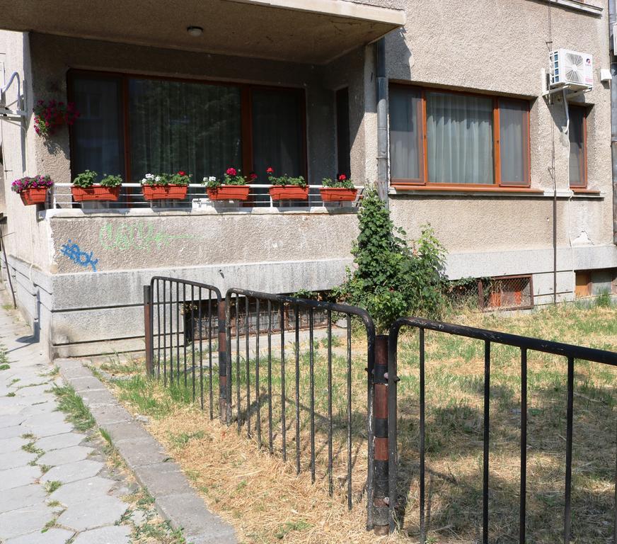 Central Varna Apartment - Lets4Holiday Экстерьер фото