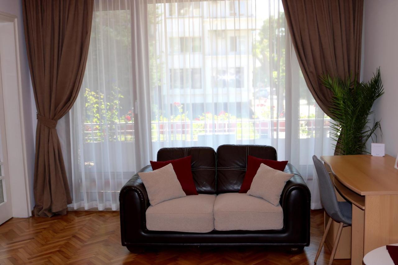 Central Varna Apartment - Lets4Holiday Экстерьер фото