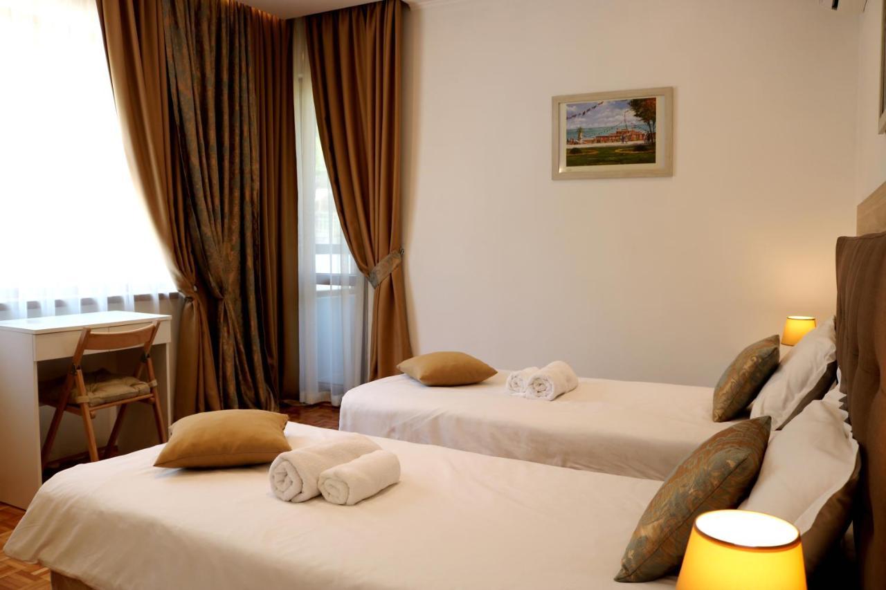 Central Varna Apartment - Lets4Holiday Экстерьер фото