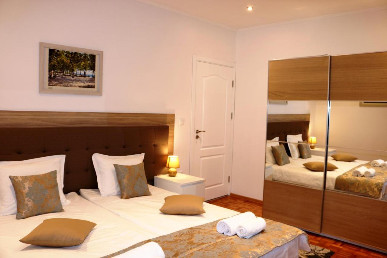 Central Varna Apartment - Lets4Holiday Экстерьер фото