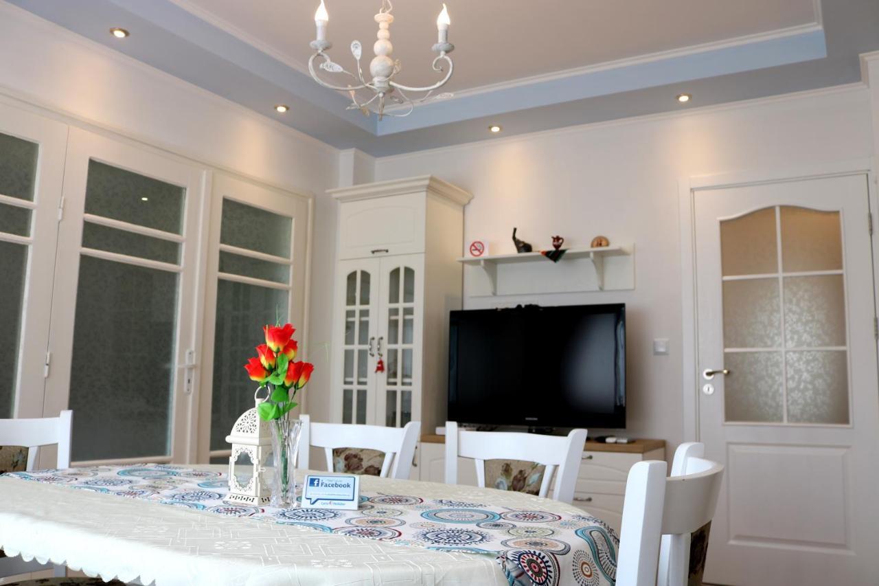 Central Varna Apartment - Lets4Holiday Экстерьер фото