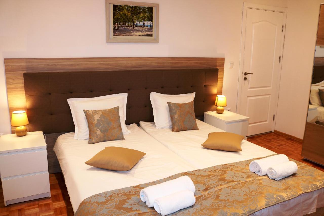 Central Varna Apartment - Lets4Holiday Экстерьер фото